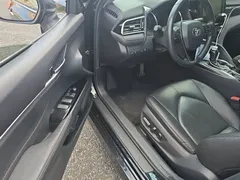 2021 Toyota Camry Hybrid 2.5HGVP Leading, чёрный — фото 17