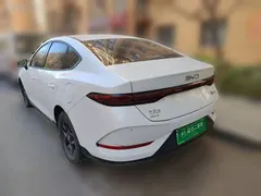 2025 BYD Qin PLUS DM-i PHEV Smart Driving 55km Leading, белый — фото 4