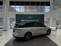 2025 Li Auto i8 Standard — фото 6