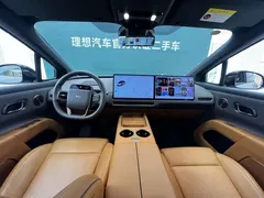 2025 Li Auto i8 Standard — фото 12