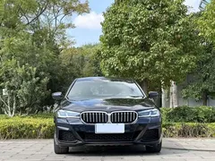 2021 BMW 5 Series 530Li Leading M Sport Package, чёрный — фото 2