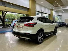 2021 Nissan Qashqai 2.0L CVT Luxury, белый — фото 3