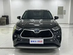 2023 Toyota Highlander 2.5L Hybrid 4WD Premium 7-seat, чёрный — фото 2