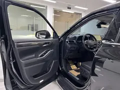 2023 Toyota Highlander 2.5L Hybrid 4WD Premium 7-seat, чёрный — фото 8