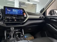 2023 Toyota Highlander 2.5L Hybrid 4WD Premium 7-seat, чёрный — фото 18