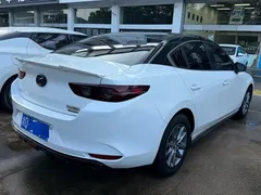 2022 Mazda 3 2.0L AT, белый — фото 4
