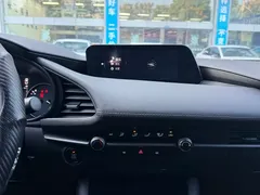 2022 Mazda 3 2.0L AT, белый — фото 11
