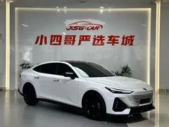 2022 Changan UNI-V 1.5T Premium, белый — фото 2