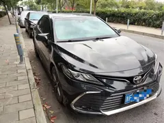 2021 Toyota Camry 2.5G Luxury, чёрный — фото 2