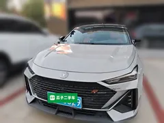 2022 Changan UNI-V 1.5T Premium — фото 2