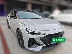 2022 Changan UNI-V 1.5T Premium — фото 3