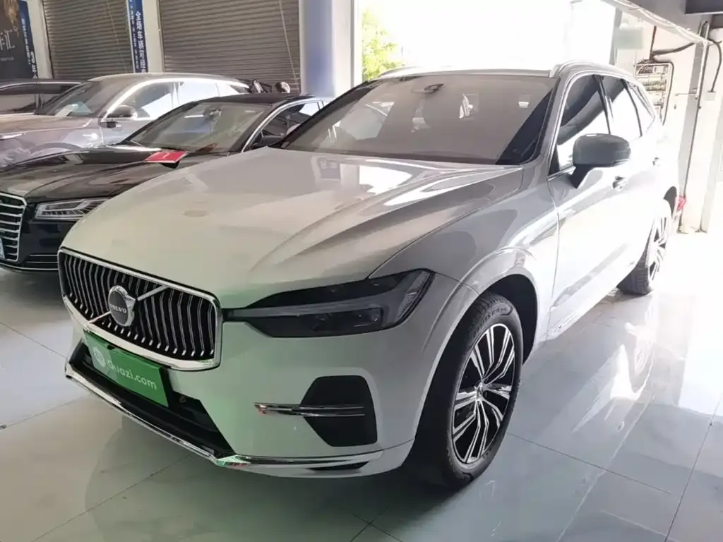2022 Volvo XC60 4WD Luxury