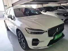 2022 Volvo XC60 4WD Luxury, белый — фото 4