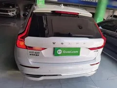 2022 Volvo XC60 4WD Luxury, белый — фото 6