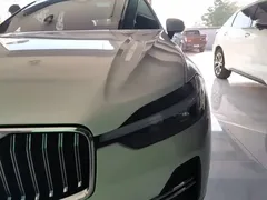 2022 Volvo XC60 4WD Luxury, белый — фото 24