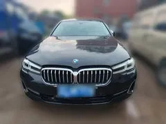 2022 BMW 5 Series 530Li Leading Luxury Package, чёрный — фото 2