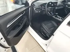 2022 Geely Emgrand 4th Gen 1.5L CVT Premium, белый — фото 16