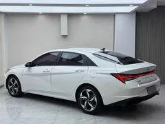 2022 Hyundai Elantra 1.5L CVT LUX Premium, белый — фото 6