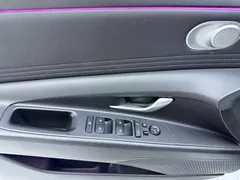 2022 Hyundai Elantra 1.5L CVT LUX Premium, белый — фото 8