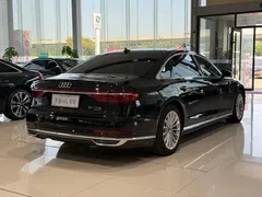 2022 Audi A8L 50 TFSI quattro Comfort Collector's Edition, чёрный — фото 3
