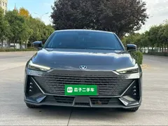 2022 Changan UNI-V 1.5T Premium — фото 3