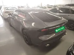 2022 Changan UNI-V 1.5T Premium — фото 5