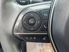 2021 Toyota Camry 2.5G Luxury, белый — фото 19