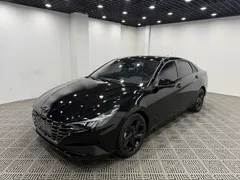 2022 Hyundai Elantra 1.5L CVT LUX Black Knight Limited Edition, чёрный — фото 3