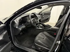 2022 Hyundai Elantra 1.5L CVT LUX Black Knight Limited Edition, чёрный — фото 4