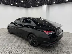 2022 Hyundai Elantra 1.5L CVT LUX Black Knight Limited Edition, чёрный — фото 10