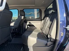 2023 Toyota Tundra 3.5T Canadian Spec, синий — фото 12