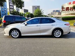 2021 Toyota Camry 2.0G Luxury — фото 3