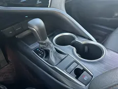 2021 Toyota Camry 2.0G Luxury, белый — фото 13