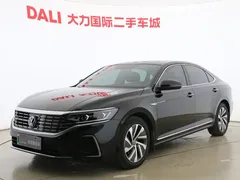 2022 Volkswagen Passat 430PHEV Luxury, чёрный — фото 1
