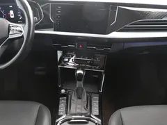 2022 Volkswagen Passat 430PHEV Luxury, чёрный — фото 13