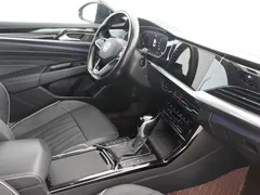 2022 Volkswagen Passat 430PHEV Luxury, чёрный — фото 15