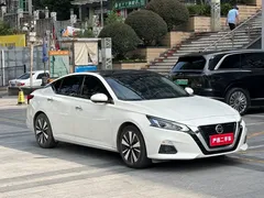 2021 Nissan Teana 2.0L XL Upper AD1, белый — фото 3