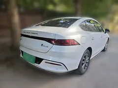 2023 BYD Qin PLUS Champion DM-i PHEV 55KM Leading, белый — фото 4
