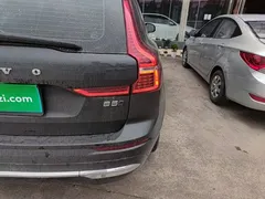2022 Volvo XC60 4WD Zhiyi Luxury — фото 8