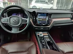 2022 Volvo XC60 4WD Zhiyi Luxury — фото 10