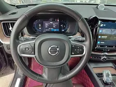 2022 Volvo XC60 4WD Zhiyi Luxury — фото 11
