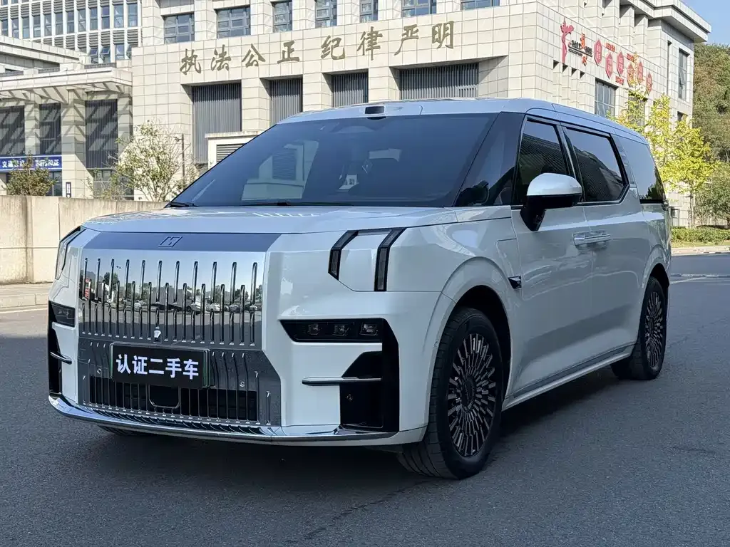 2024 Zeekr 009 7-seat 4WD 108kWh