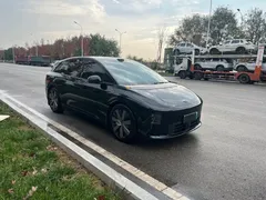 2025 Li Auto i6 4WD Standard, чёрный — фото 3