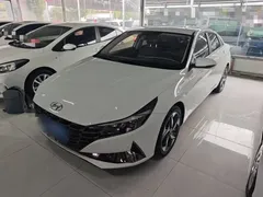 2021 Hyundai Elantra 1.5L CVT LUX Premium, белый — фото 1