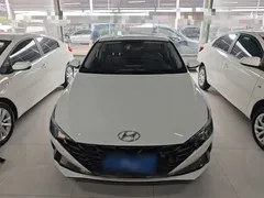 2021 Hyundai Elantra 1.5L CVT LUX Premium, белый — фото 3