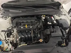 2021 Hyundai Elantra 1.5L CVT LUX Premium, белый — фото 20