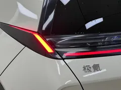 2023 Zeekr X RWD ME 5-seat, белый — фото 9