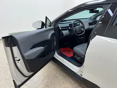 2023 Zeekr X RWD ME 5-seat, белый — фото 12