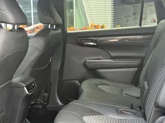 2021 Toyota Crown Kluger 2.5L Hybrid 4WD Luxury, чёрный — фото 14