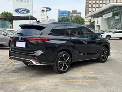 2021 Toyota Crown Kluger 2.5L Hybrid 4WD Luxury, чёрный — фото 26